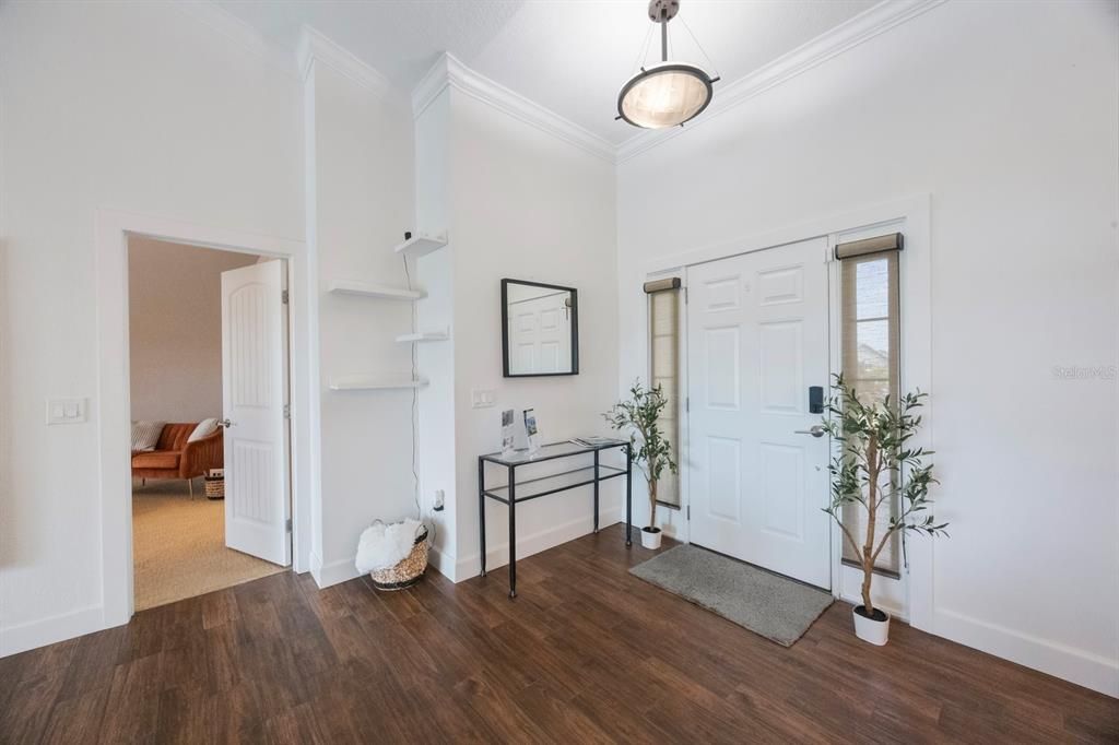 Interior, Pendant Lights, Wood Texture Flooring