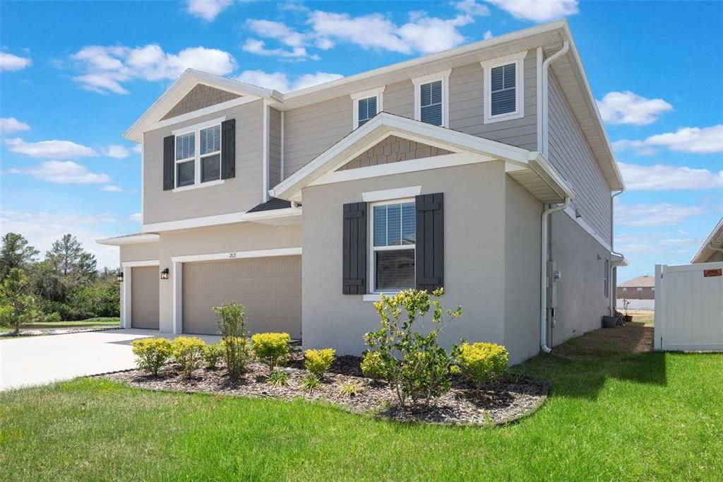 Attached, Exterior, Facade, American Craftsman
