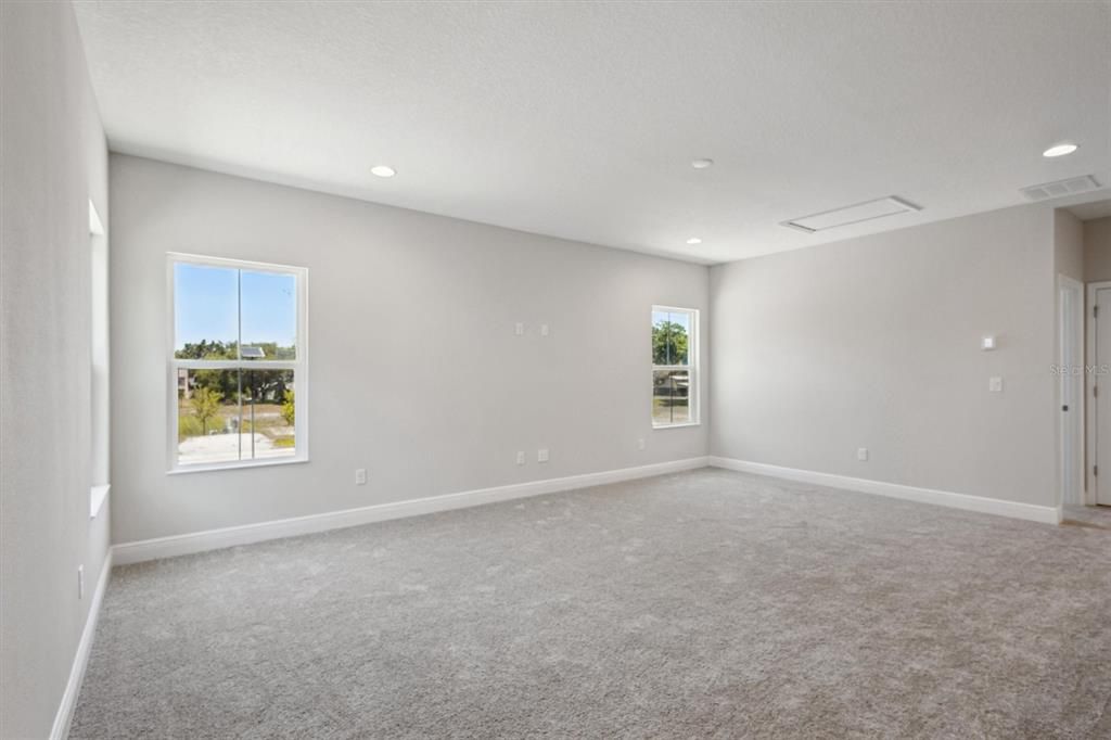 Empty room, Interior, Recessed Lighting