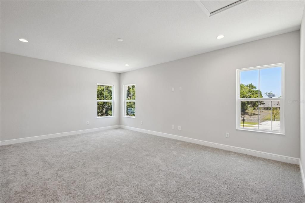 Empty room, Interior, Recessed Lighting
