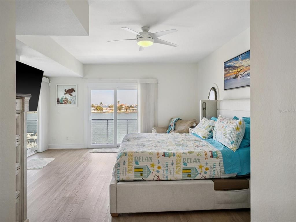 Bedroom, Fireplace, Interior, Water, Wood Texture Flooring