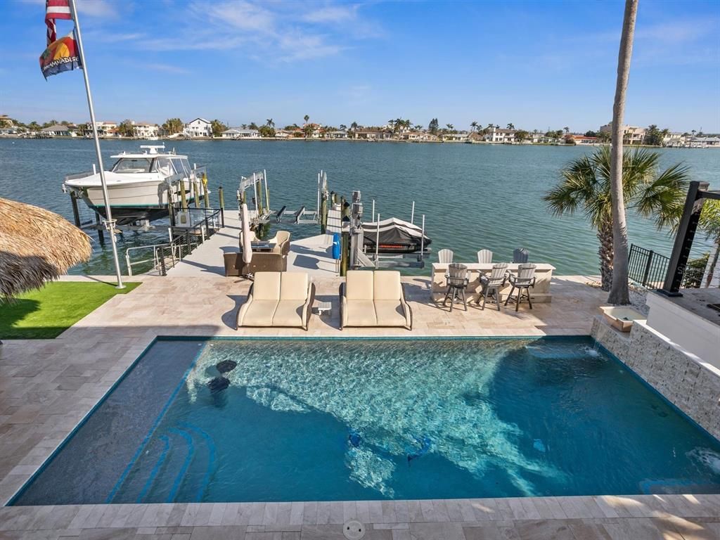 Exterior, Pool, Water