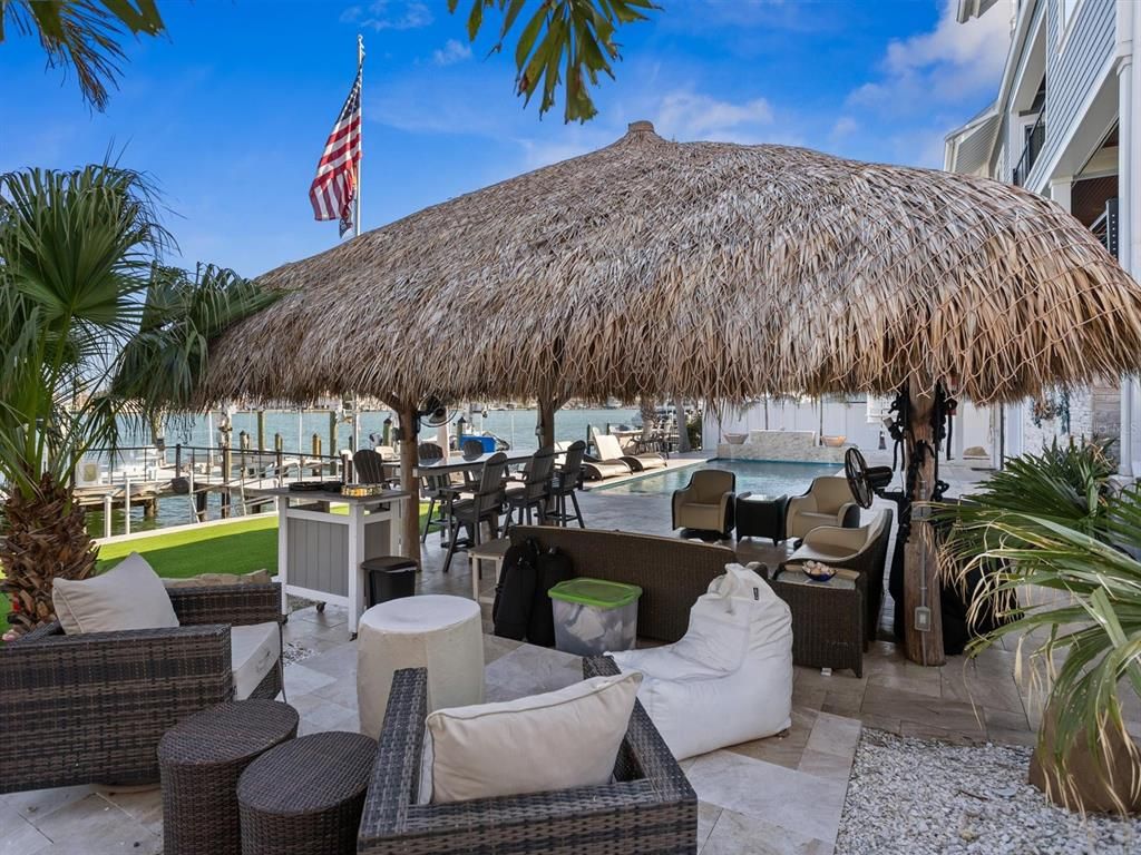 Exterior, Outdoor Kitchen, Water