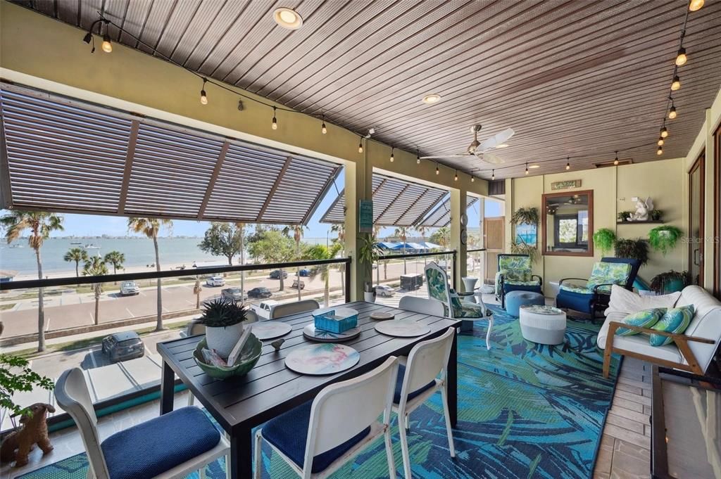 Dining room, Interior, Recessed Lighting, Water
