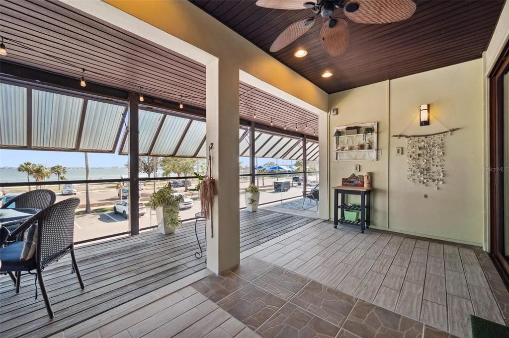 Interior, Recessed Lighting, Water, Wood Texture Flooring