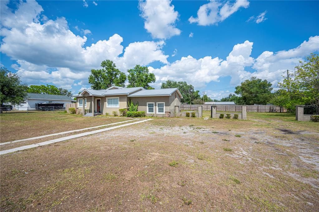 Backyard, Exterior