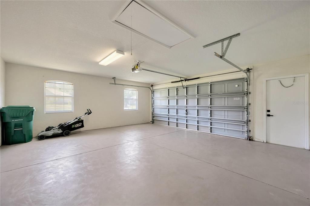 Garage, Interior