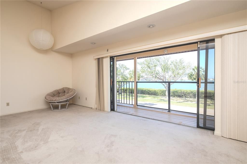 Empty room, Interior, Pendant Lights