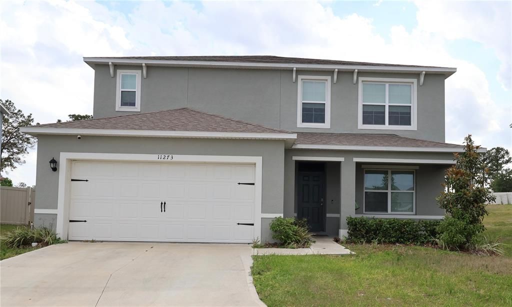 Attached, Exterior, Facade, Split Level