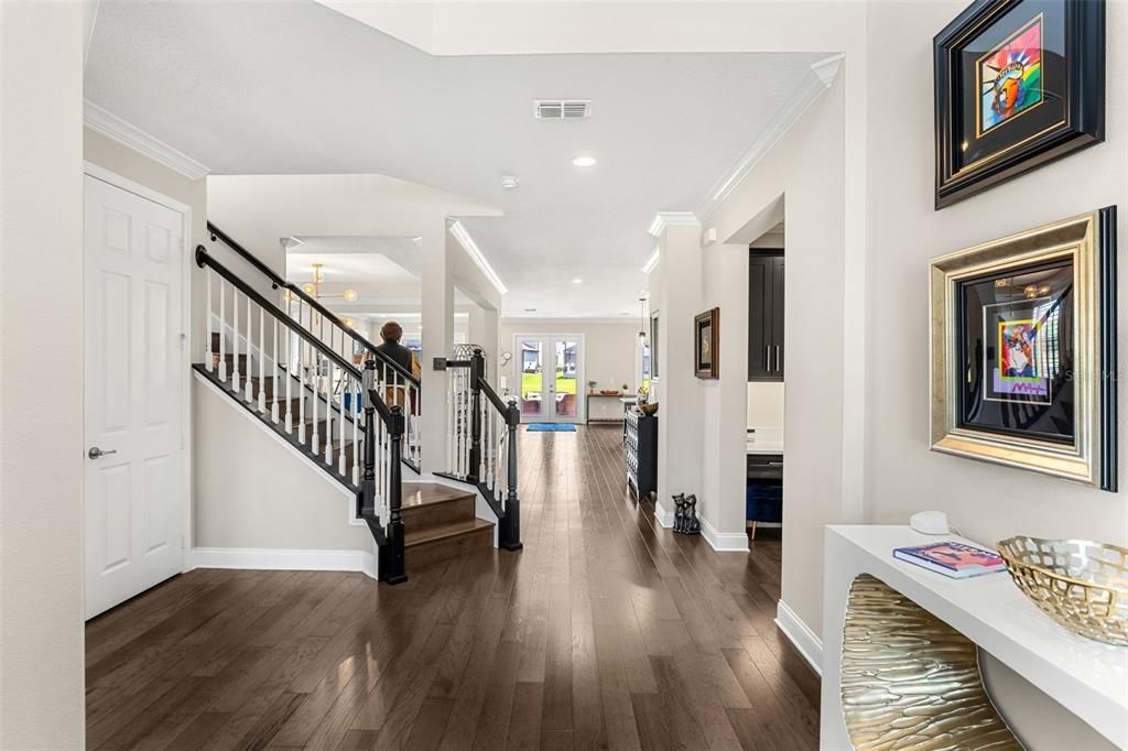 Interior, Recessed Lighting, Wood Texture Flooring