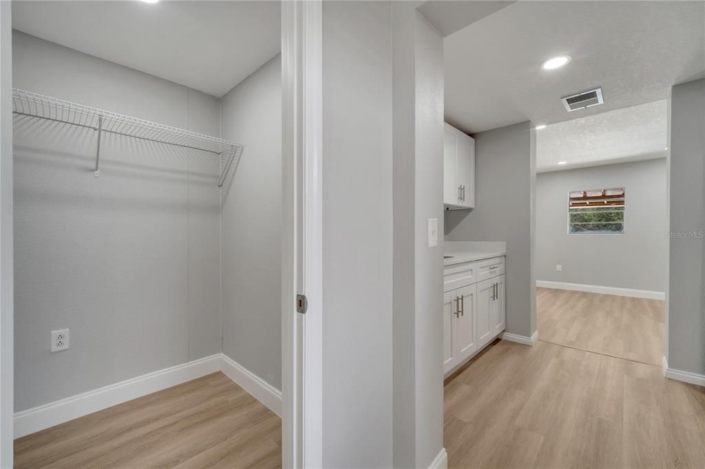 Interior, Recessed Lighting, Walk-in Closets, Wood Texture Flooring