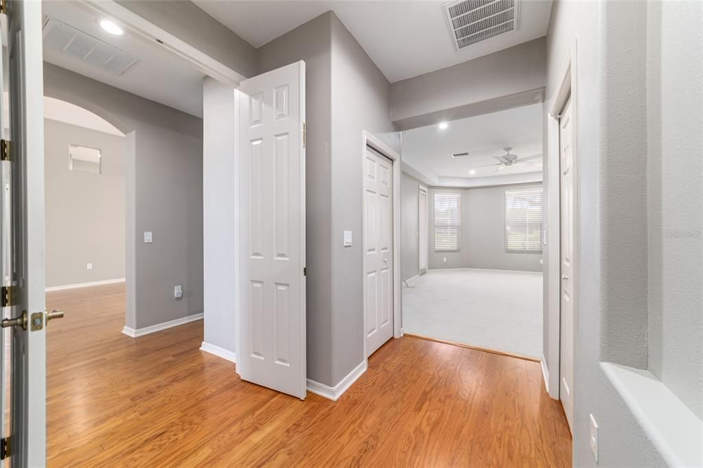 Empty room, Interior, Recessed Lighting, Wood Texture Flooring