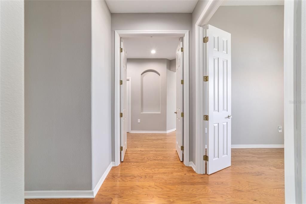 Interior, Recessed Lighting, Wood Texture Flooring