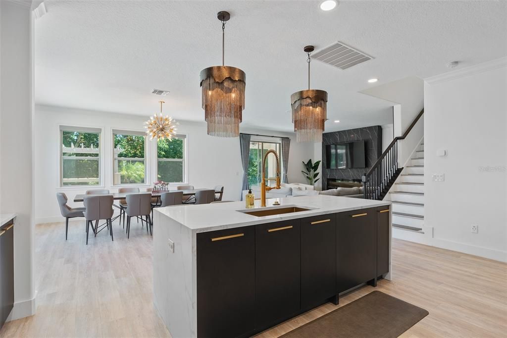 Chandelier, Dining room, Interior, Kitchen, Pendant Lights, Recessed Lighting, Wood Texture Flooring