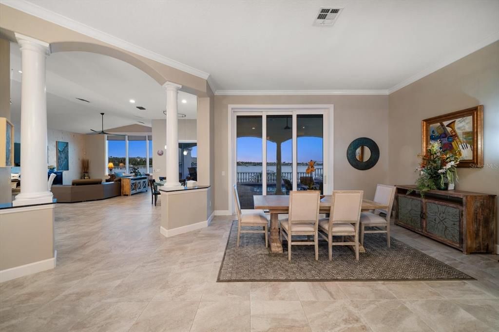 Dining room, Interior, Living room, Pendant Lights, Recessed Lighting, Water