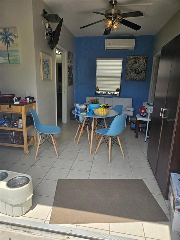 Dining room, Interior