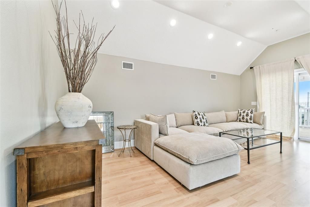 Interior, Living room, Recessed Lighting, Wood Texture Flooring
