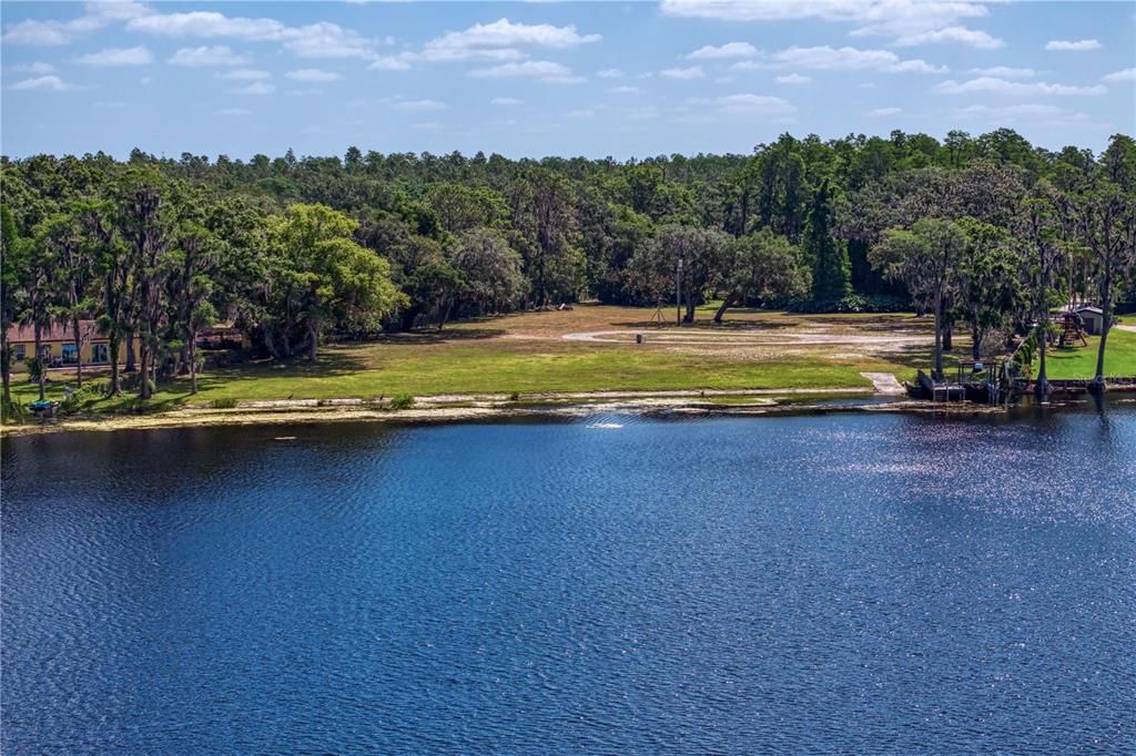 Exterior, Lake