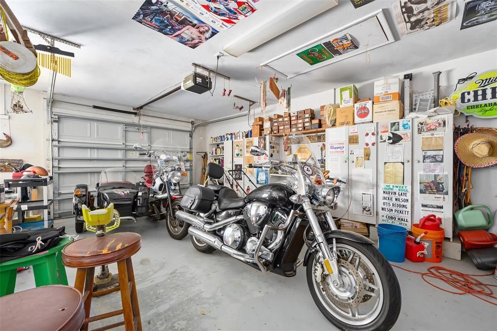 Garage, Interior