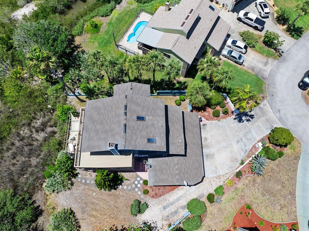 Exterior, Drone