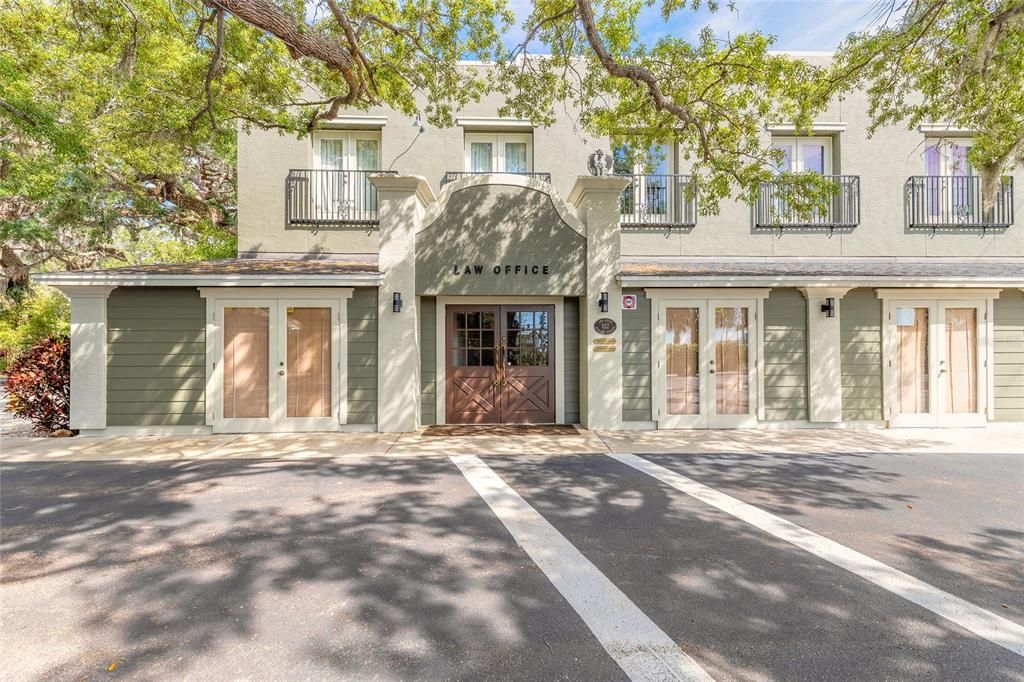 Exterior, Facade, French Provincial