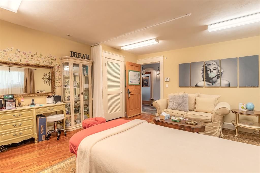 Bedroom, Home Office, Interior, Wood Texture Flooring