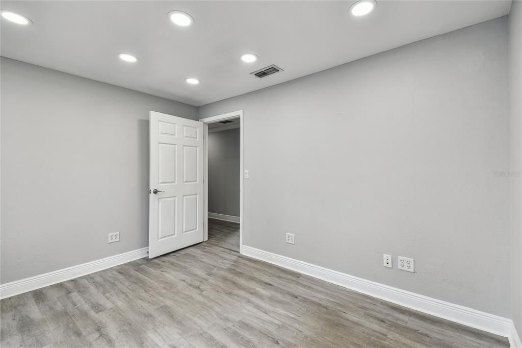 Empty room, Interior, Recessed Lighting, Wood Texture Flooring