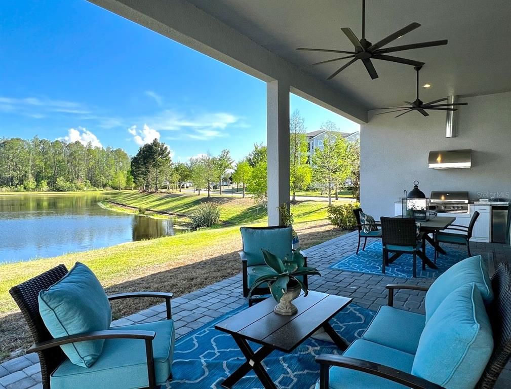 Exterior, Outdoor Kitchen, Water