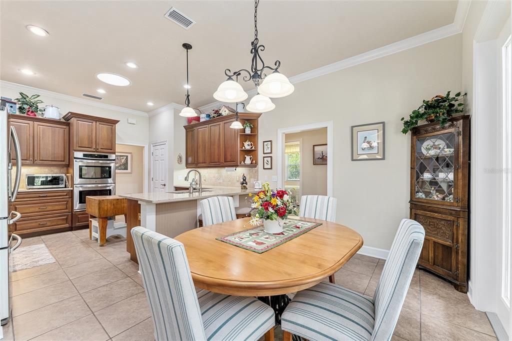 Dining room, Interior, Kitchen, Pendant Lights, Recessed Lighting, Stainless Steel Appliances