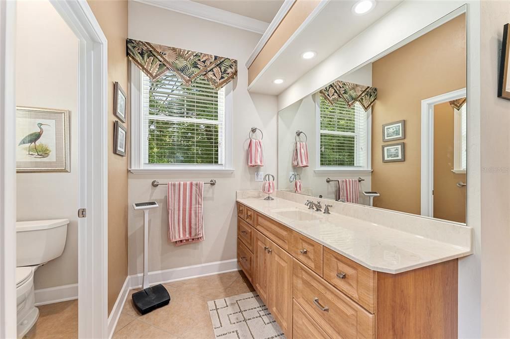 Bathroom, Dual Sink Vanities, Interior, Recessed Lighting