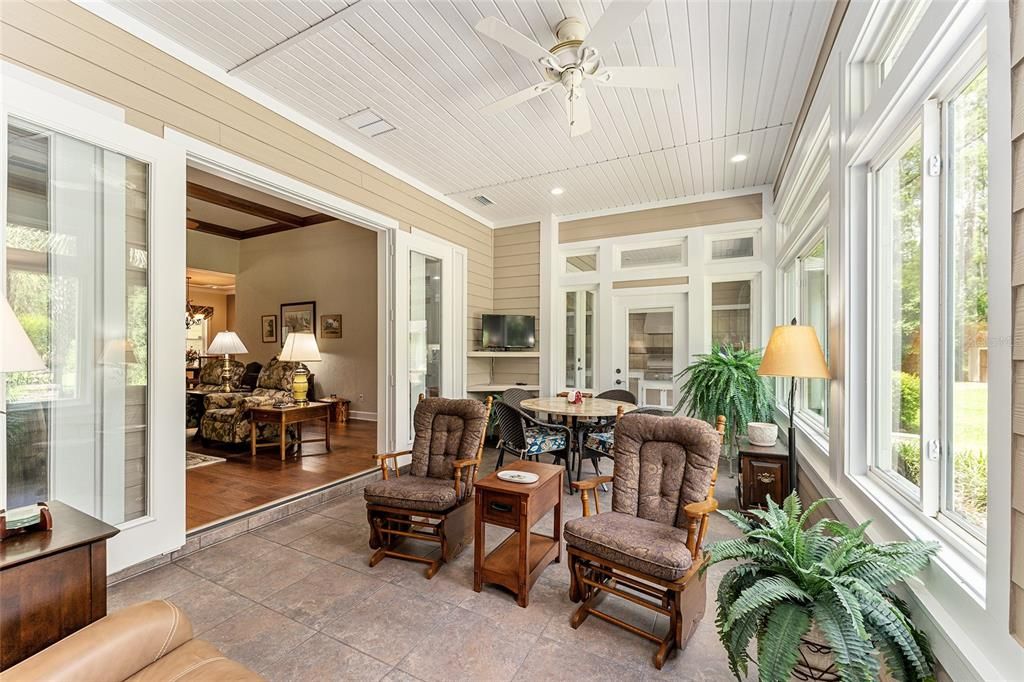 Dining room, Interior, Recessed Lighting, Sun Room, Wood Texture Flooring