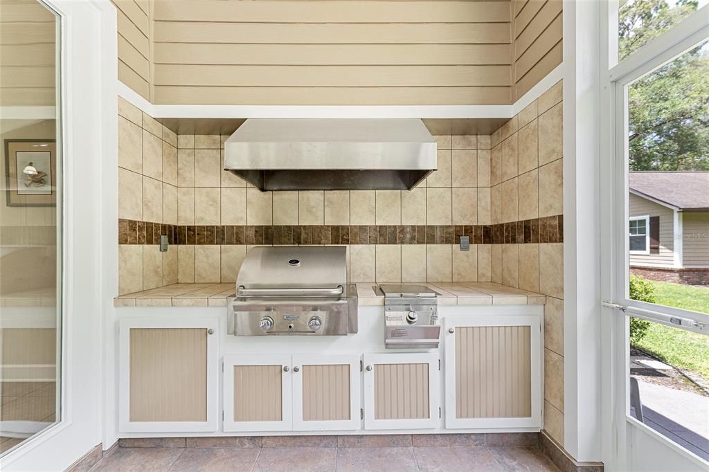 Exterior, Outdoor Kitchen