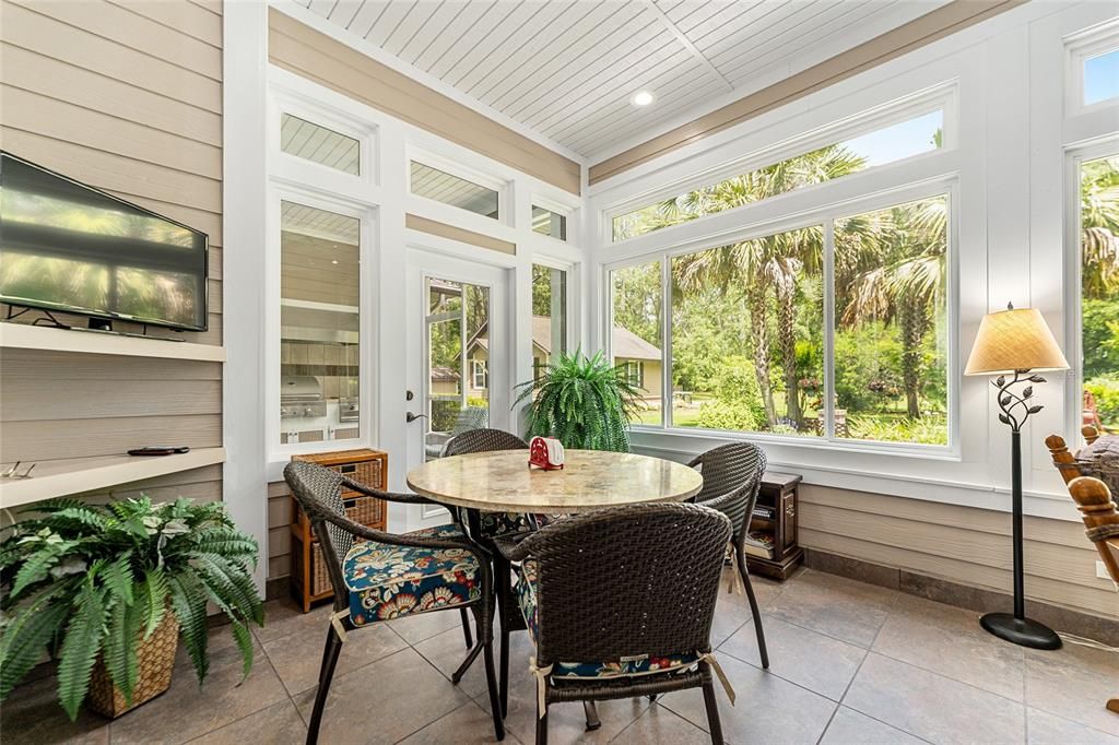 Dining room, Interior, Recessed Lighting, Sun Room