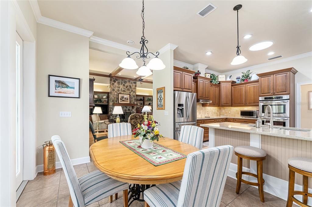Dining room, Interior, Kitchen, Pendant Lights, Recessed Lighting, Stainless Steel Appliances