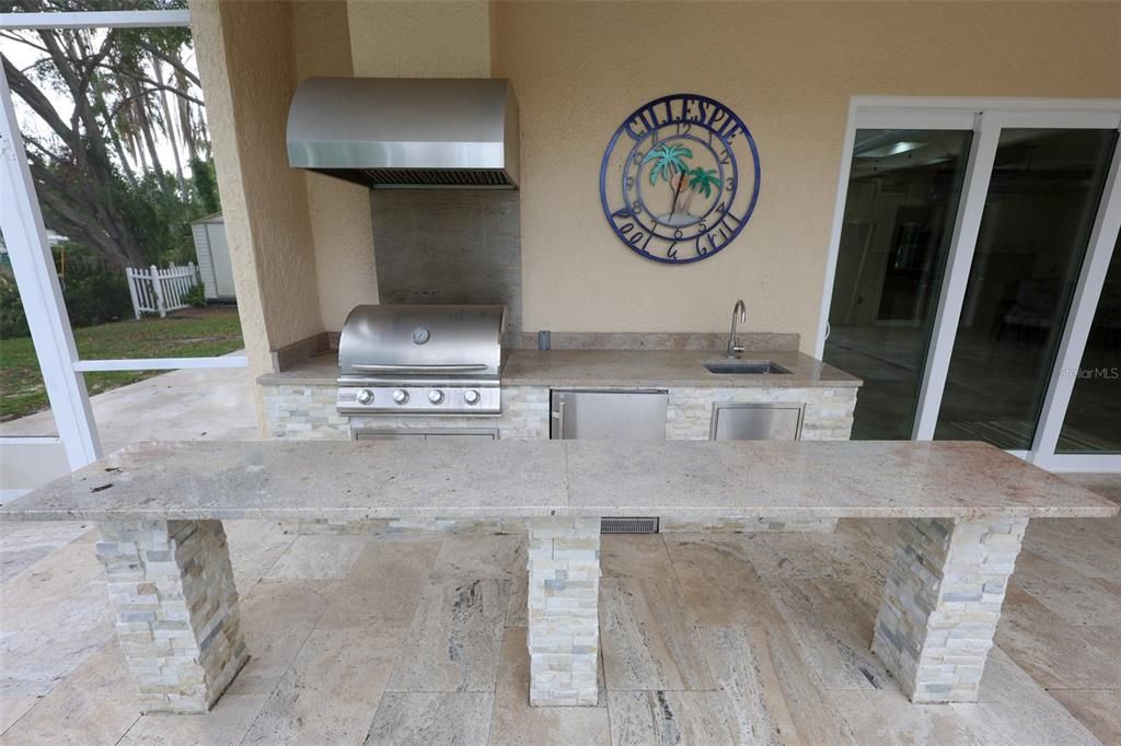 Exterior, Outdoor Kitchen