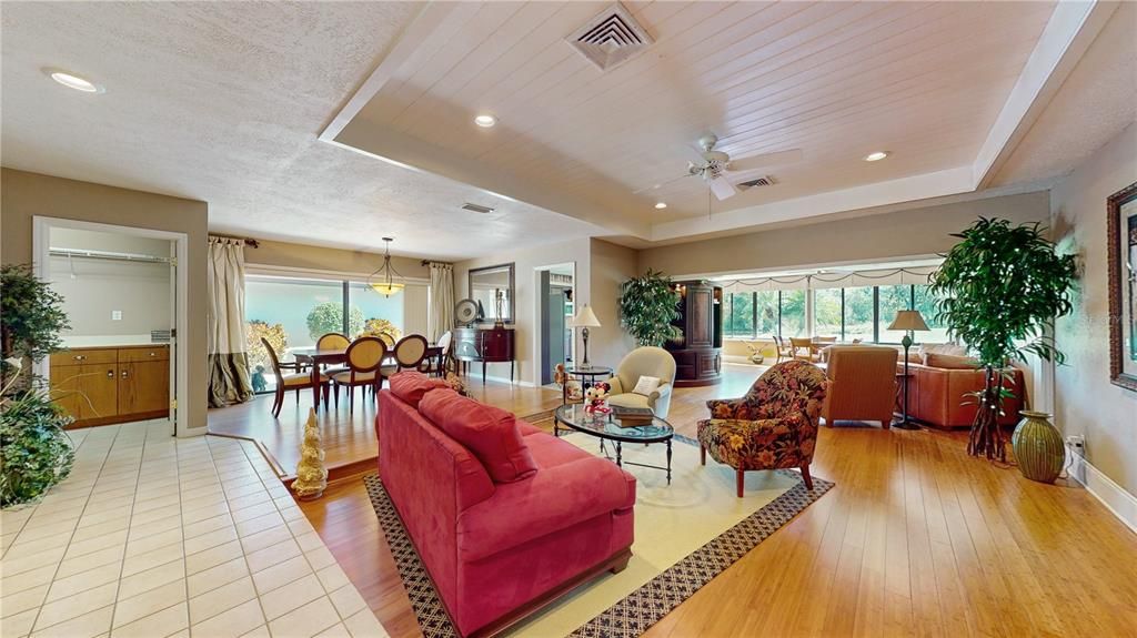 Dining room, Interior, Living room, Pendant Lights, Recessed Lighting, Wood Texture Flooring