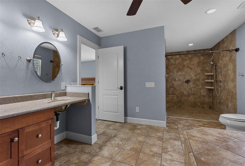 Bathroom, Interior, Recessed Lighting