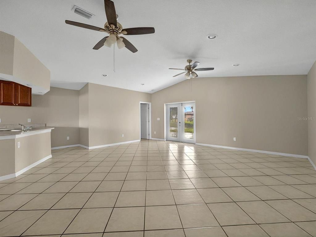 Empty room, Interior, Recessed Lighting