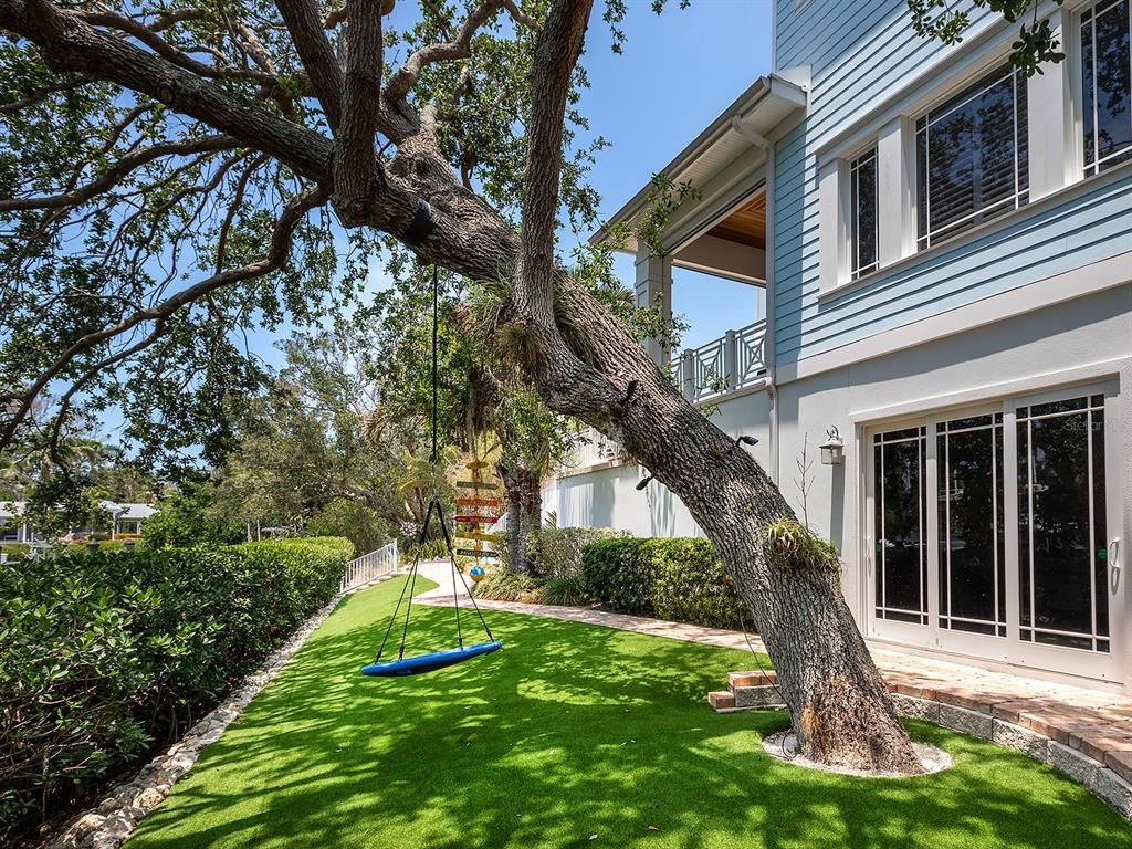 Backyard, Exterior
