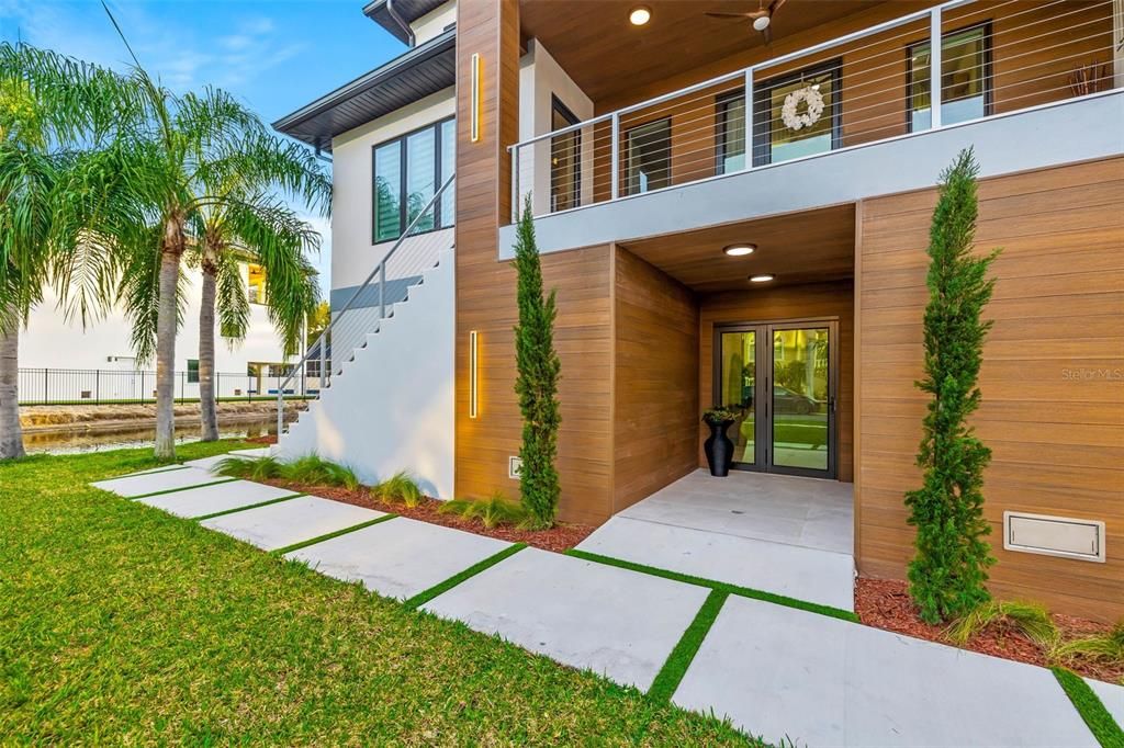 Backyard, Exterior
