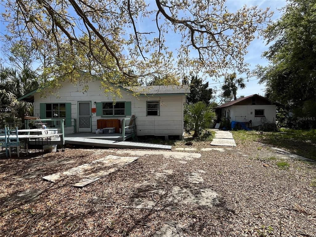 Backyard, Exterior