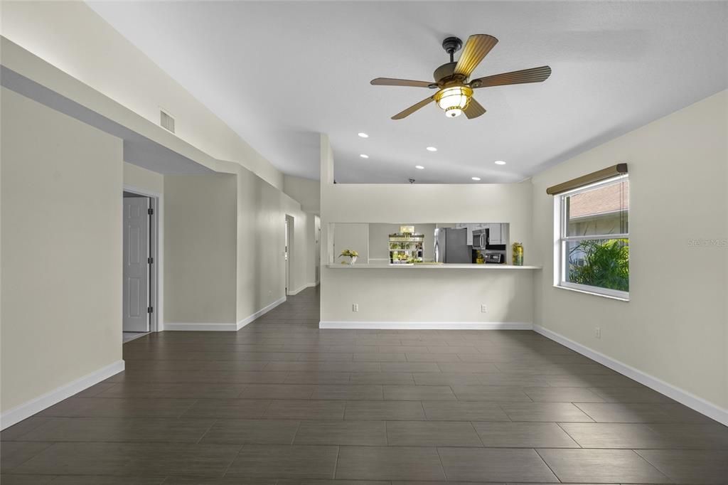 Empty room, Interior, Recessed Lighting