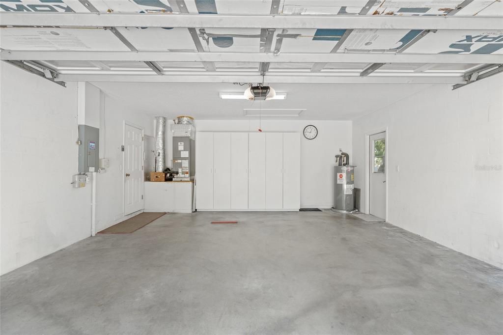 Garage, Interior