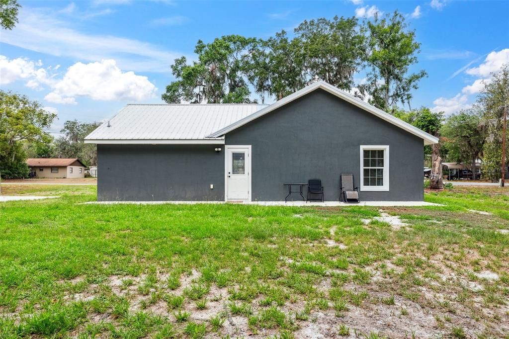 Backyard, Exterior