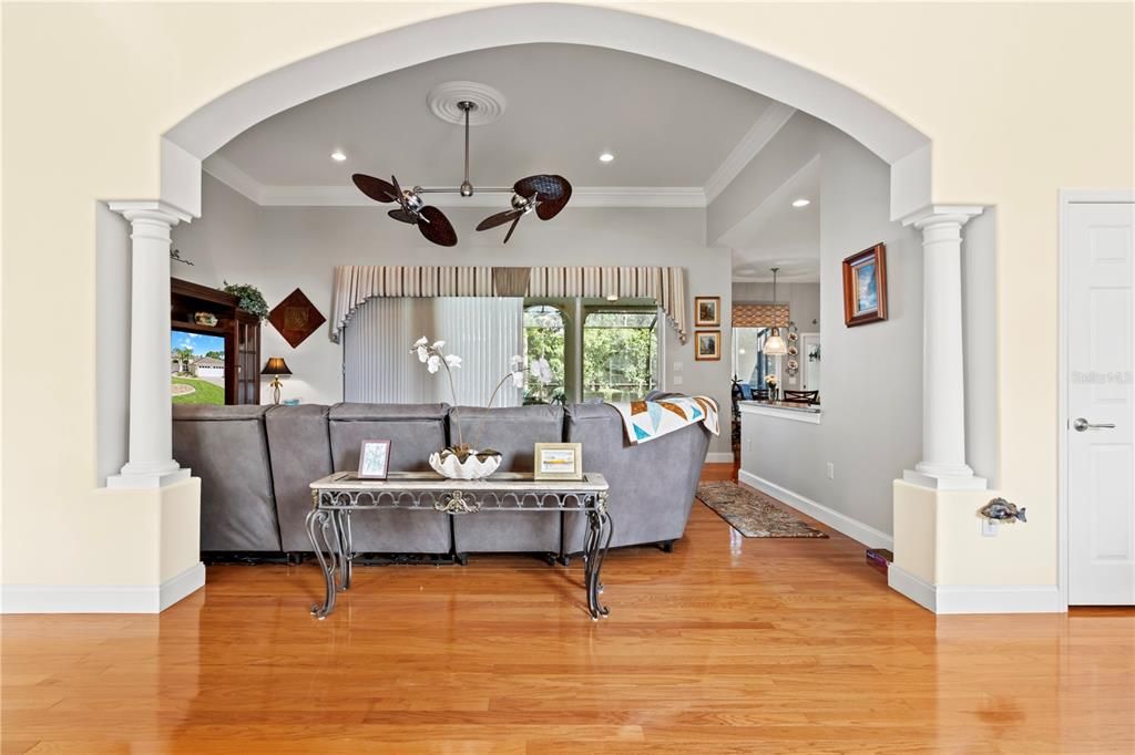 Interior, Living room, Pendant Lights, Recessed Lighting, Wood Texture Flooring