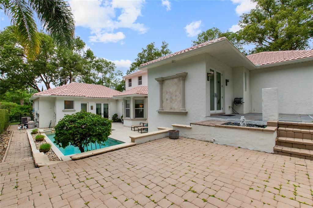 Exterior, Pool