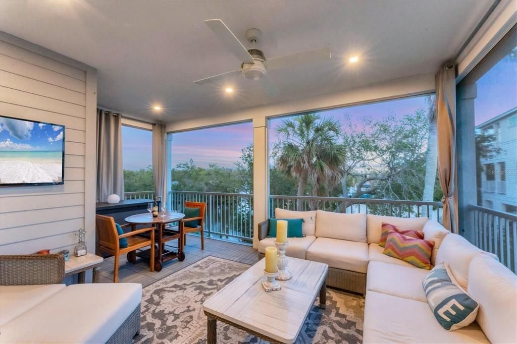 Dining room, Interior, Living room, Recessed Lighting
