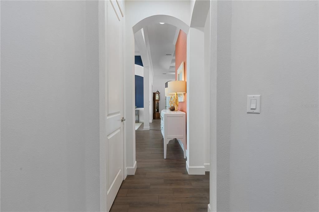 Interior, Recessed Lighting, Wood Texture Flooring