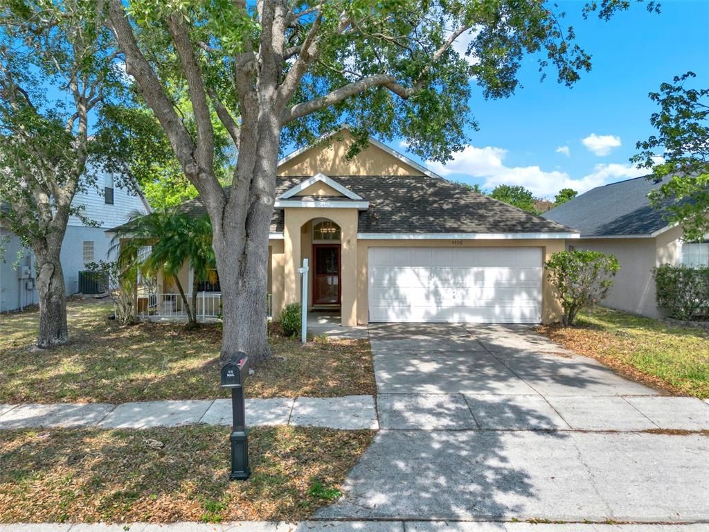 Attached, Exterior, Facade, Ranch