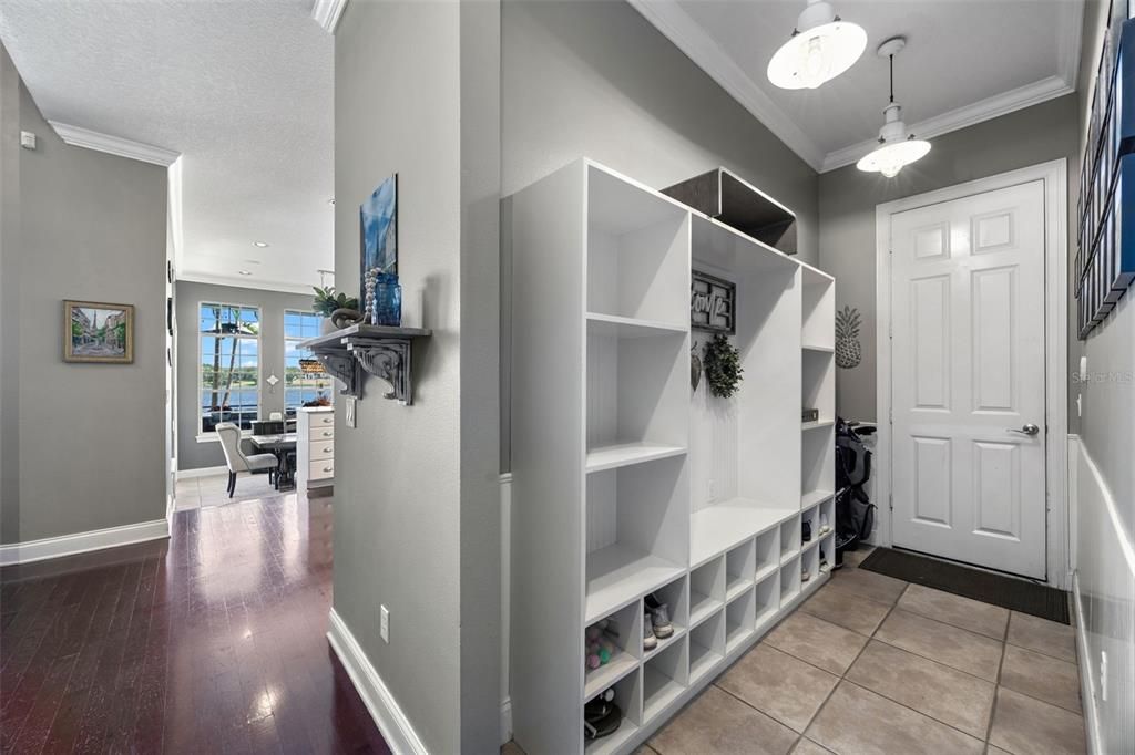 Interior, Pendant Lights, Recessed Lighting, Wood Texture Flooring